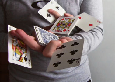 Carta magica fresca di tecnologia della carta per intascare le abilità e le tecniche magiche della mazza di trucco