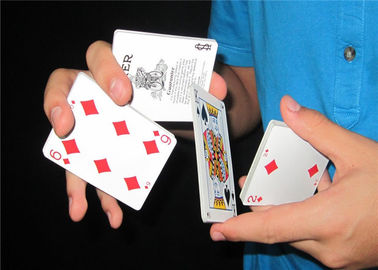 L'oscillazione stupefacente ha tagliato i mazzi di carte di tecniche di controllo della carta/trucco magico
